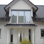 Das fertige Vordach mit eingedecktem Dach